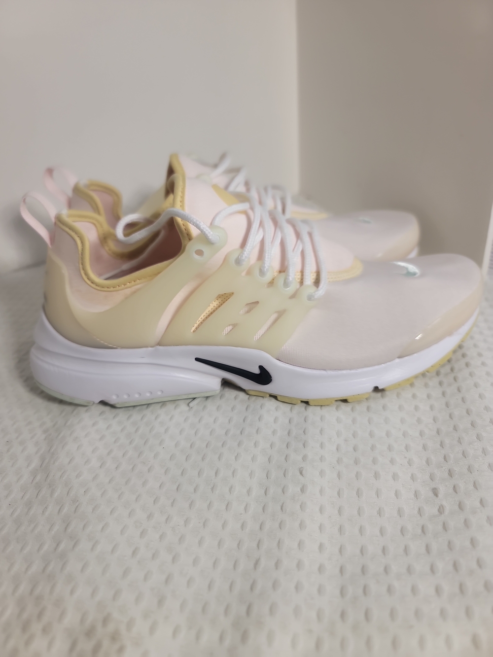 Nike Women's Pale Pink and Cream Athletic Sneakers